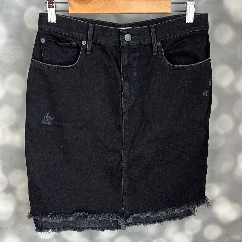 Able women’s black denim skirt. Size 29